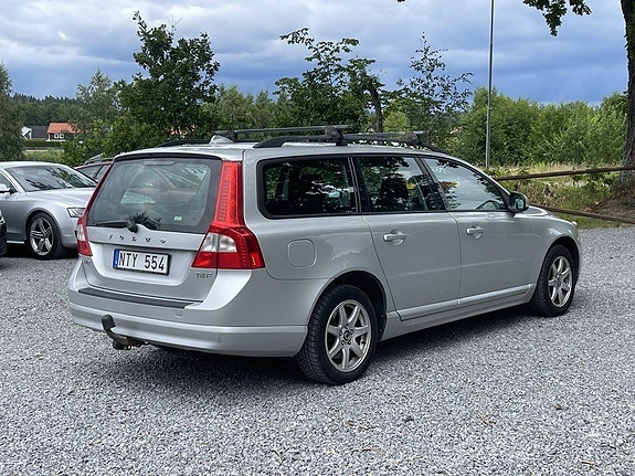 Volvo V70 4 of 17