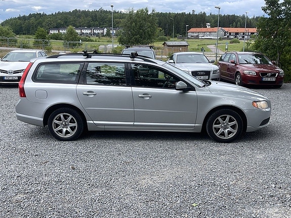 Volvo V70 7 of 17