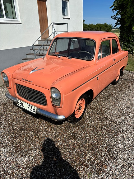 Ford Anglia 5 of 5