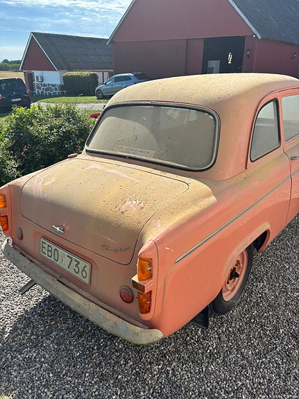 Ford Anglia 2 of 5