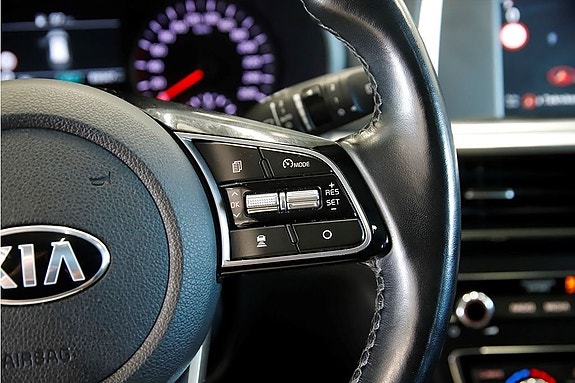 Kia Optima 10 of 18