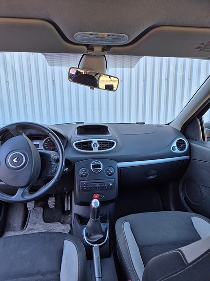 Renault Clio 7 of 10
