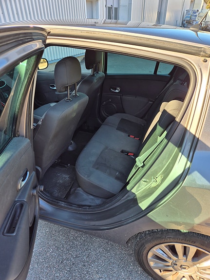 Renault Clio 6 of 10