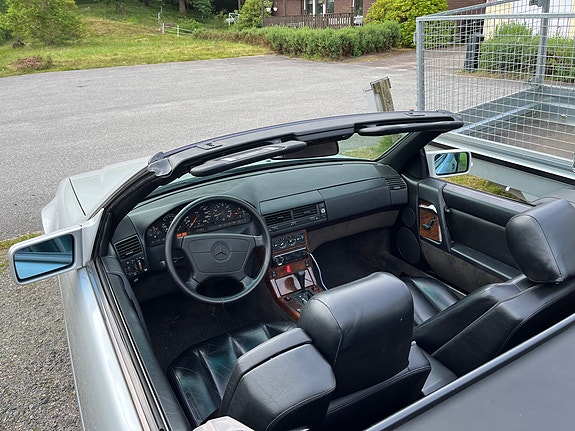Mercedes-Benz 300 SL 4 of 5