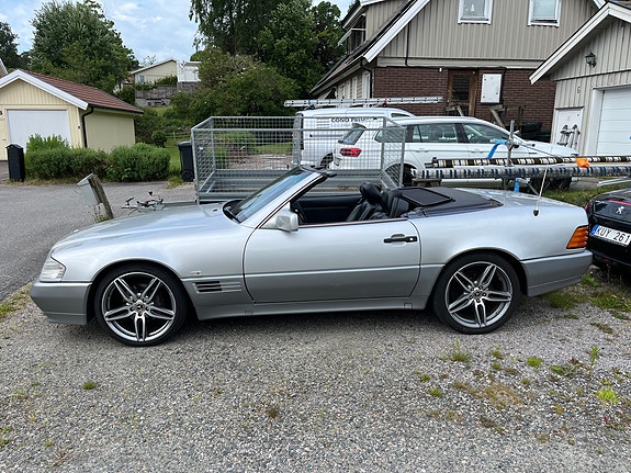 Mercedes-Benz 300 SL 3 of 5