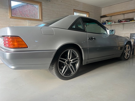 Mercedes-Benz 300 SL 2 of 5
