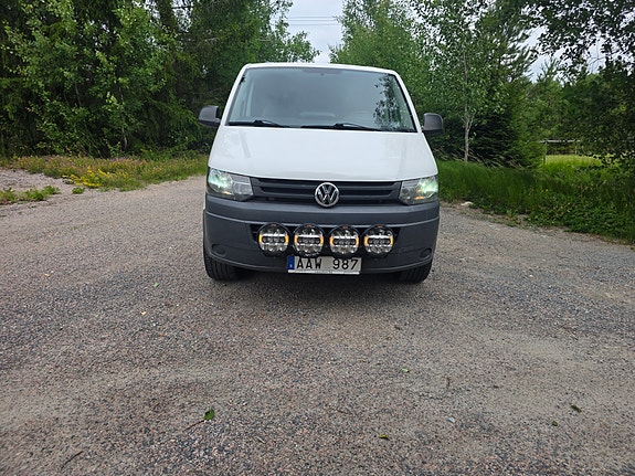 Volkswagen Transporter 2 of 5