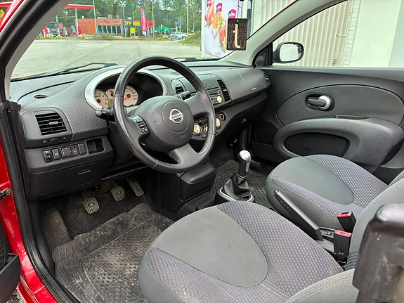 Nissan Micra C+C 2 of 3