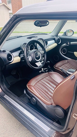 MINI Cooper 12 of 21