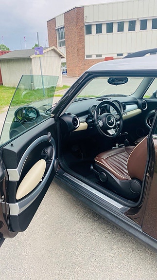 MINI Cooper 15 of 21