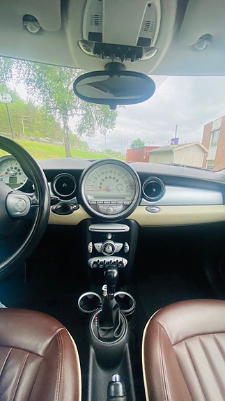 MINI Cooper 18 of 21
