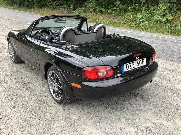 Mazda MX-5 4 of 5