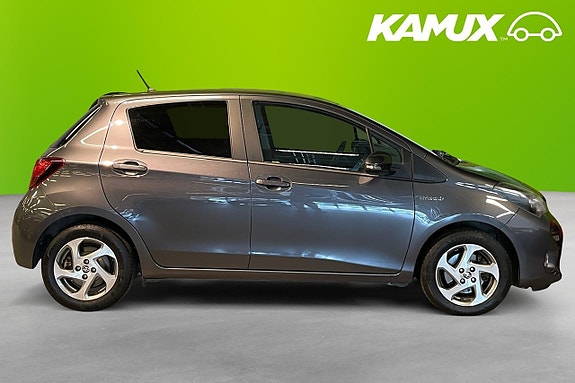 Toyota Yaris 2 of 5