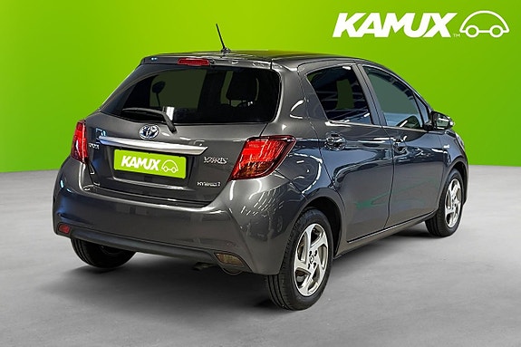 Toyota Yaris 4 of 5