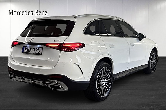 Mercedes-Benz GLC300 e 4 of 5