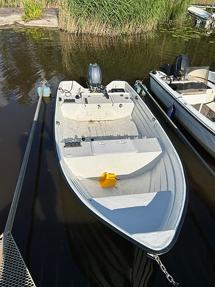 Crescent 405 med Yamaha 9,9hk 2 of 4