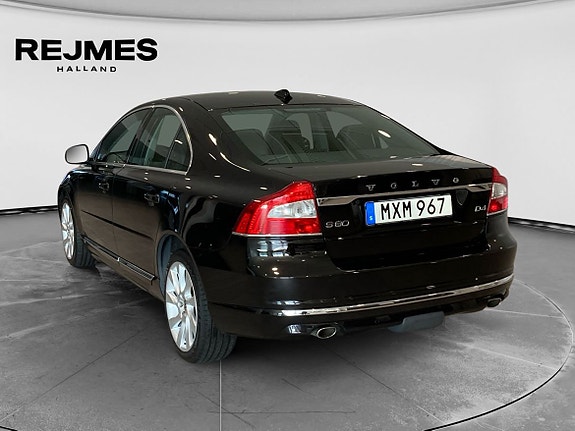 Volvo S80 2 of 5