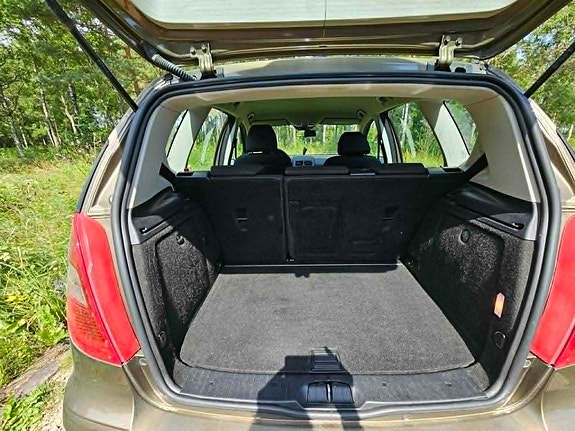 Mercedes-Benz A160 5 of 5