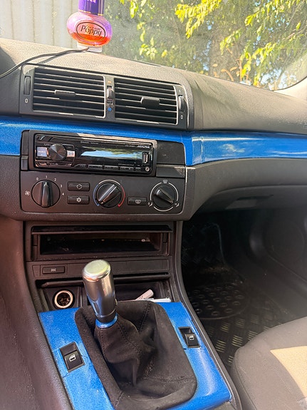 BMW 320 4 of 5