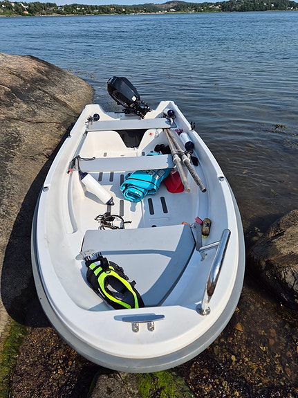 Terhi 400 + Mercury 15 hk & Tiki 80-trailer 2 of 4