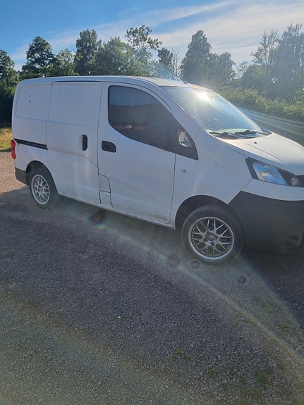 Nissan NV200 3 of 4
