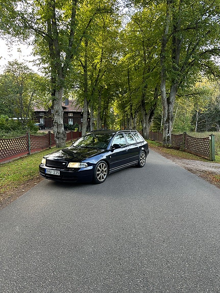 Audi S4 3 of 5