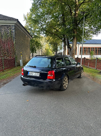 Audi S4 2 of 5