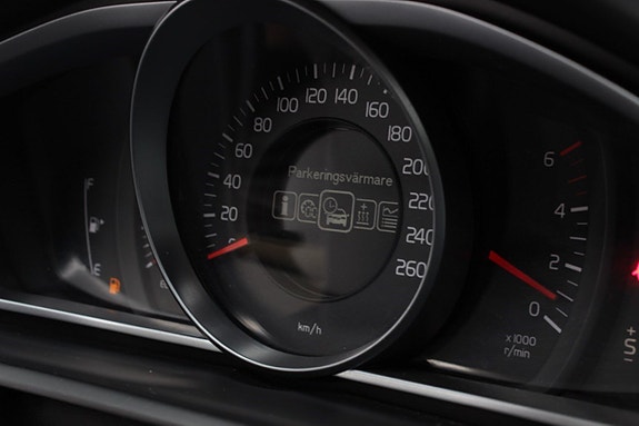 Volvo V40 16 of 18