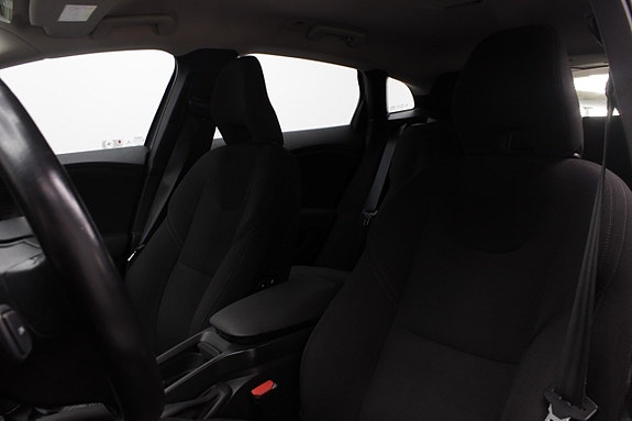 Volvo V40 13 of 18