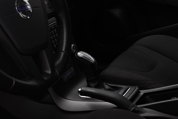 Volvo V40 11 of 18