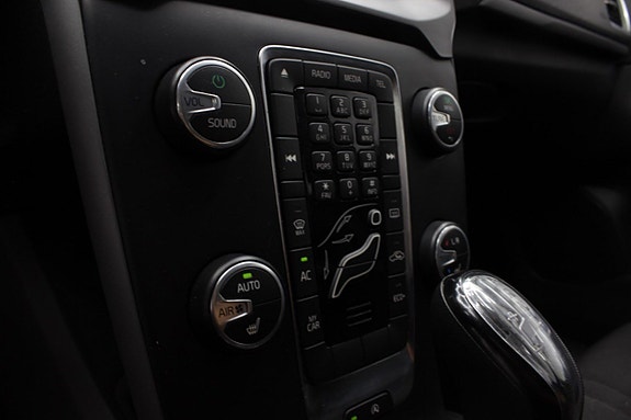 Volvo V40 15 of 18