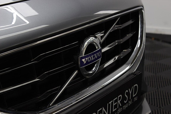 Volvo V40 4 of 5