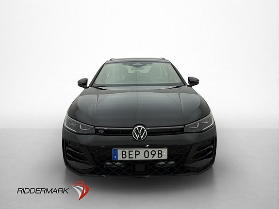 Volkswagen Passat 2 of 30