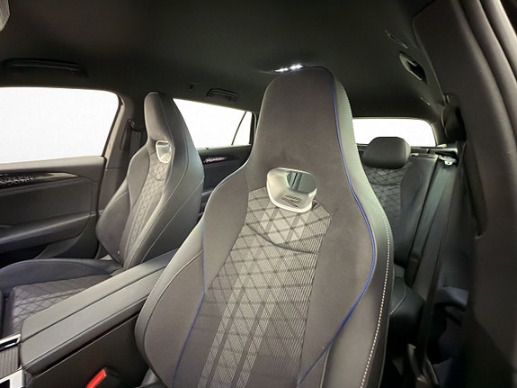 Volkswagen Passat 9 of 30