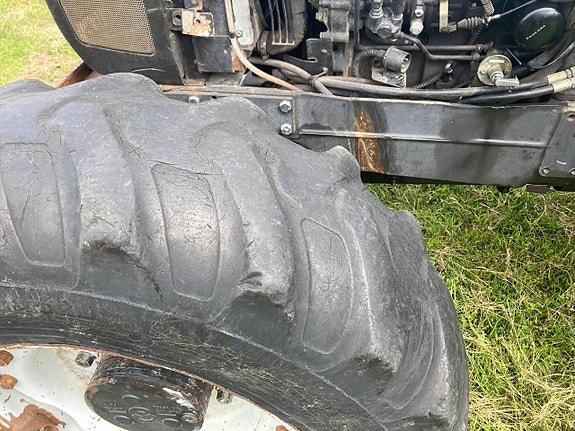 Valmet/Valtra 700 med skogshytt och Skogsdäck 12 of 12