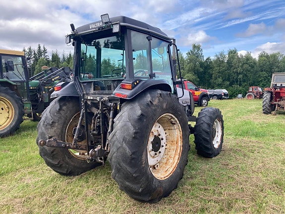 Valmet/Valtra 700 med skogshytt och Skogsdäck 4 of 12