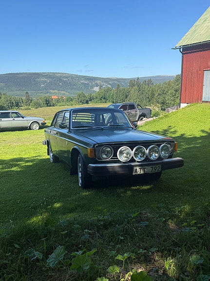 Volvo 144 3 of 5