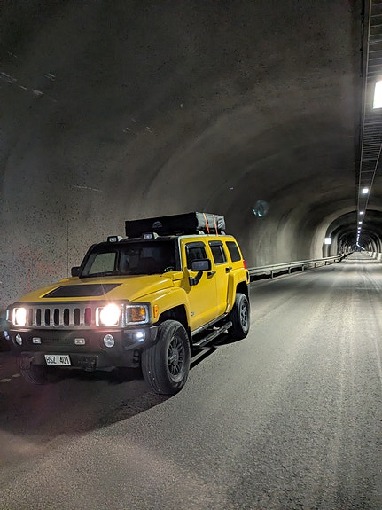 Hummer H3 2 of 4