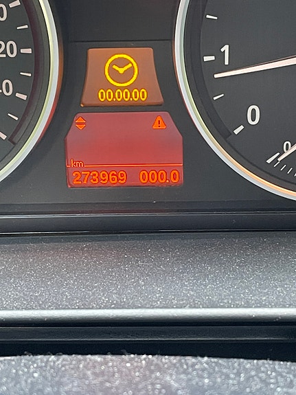 BMW 520i 2 of 4
