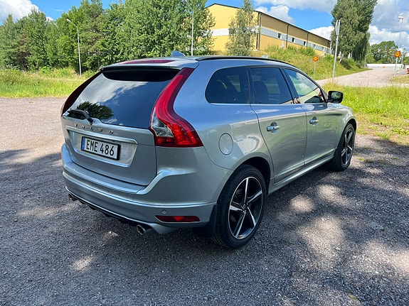 Volvo XC60 4 of 5