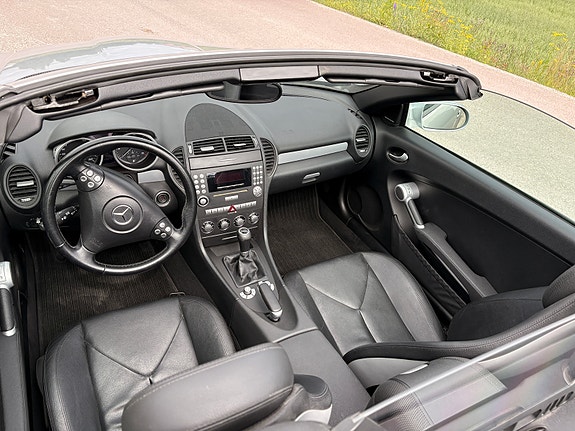 Mercedes-Benz SLK200 4 of 5