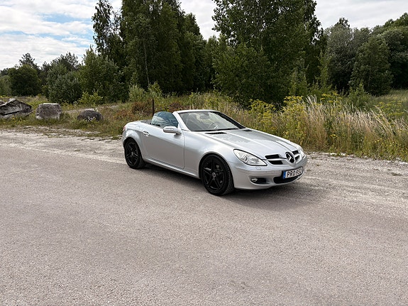 Mercedes-Benz SLK200 2 of 5