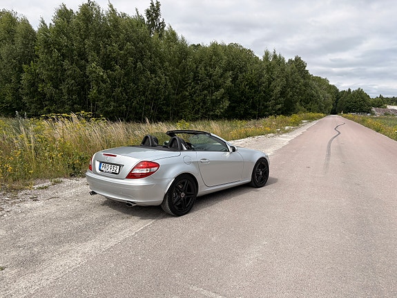 Mercedes-Benz SLK200 3 of 5