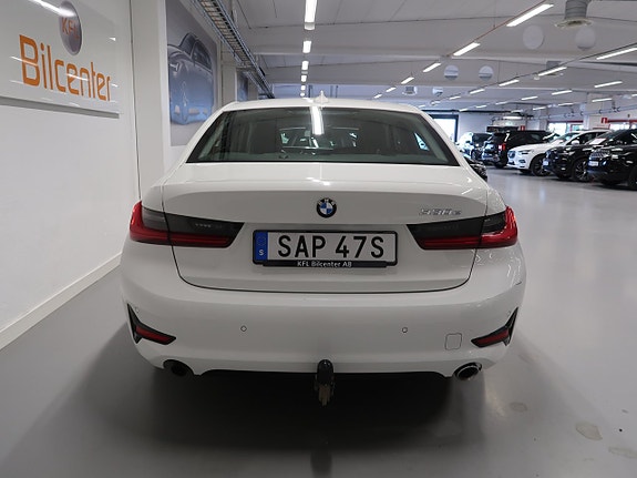 BMW 330e 9 of 30