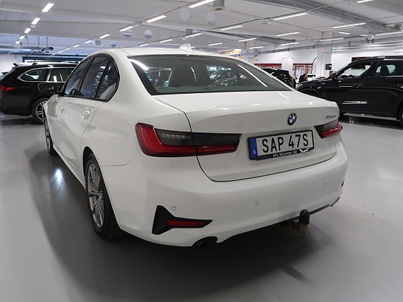 BMW 330e 10 of 30