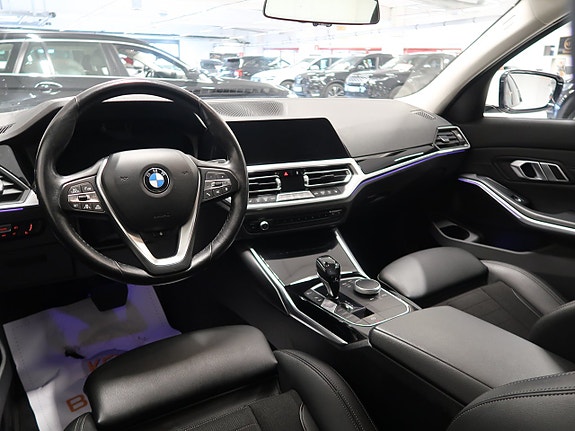 BMW 330e 18 of 30