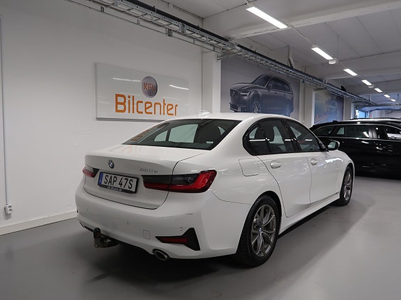 BMW 330e 8 of 30