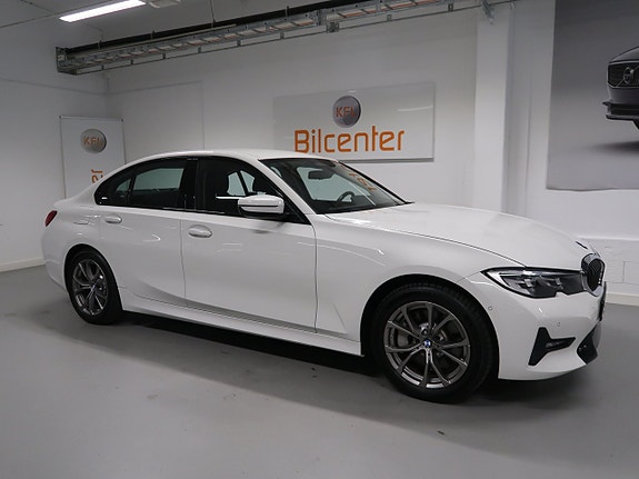 BMW 330e 4 of 30
