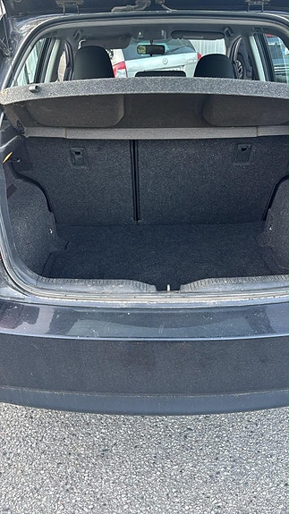 Toyota Auris 12 of 15