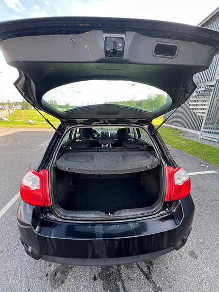 Toyota Auris 10 of 15